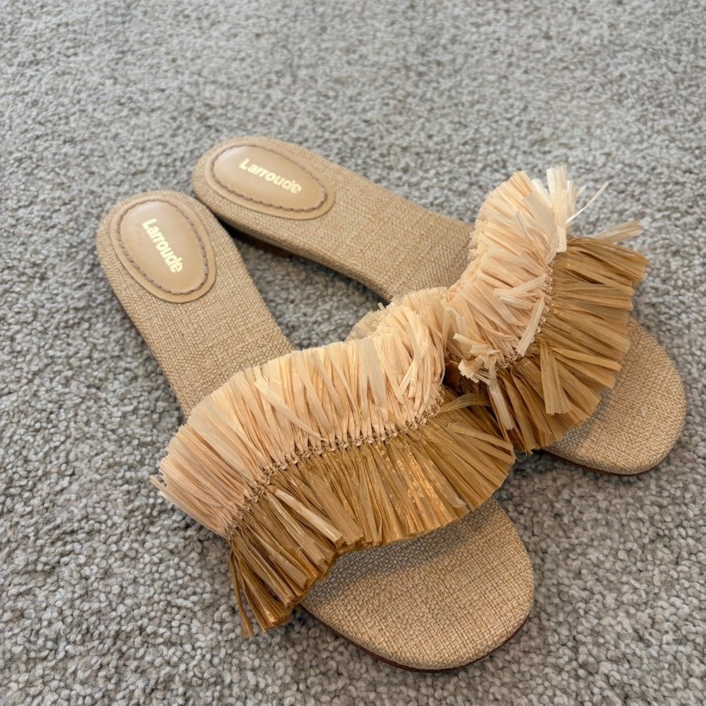 Larroude Raffia Ivy Fringe Slide Sandals Womens 9 Tan Woven Vacation Beach